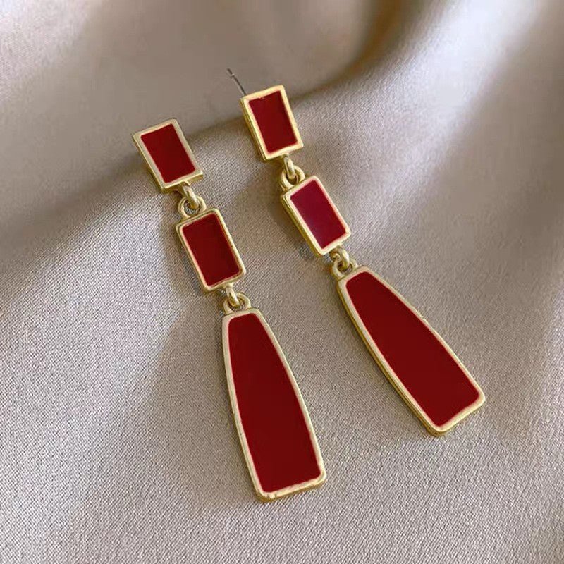 Boucles d'Oreilles Clous Perle Rouge Vin Vintage (MAC466)