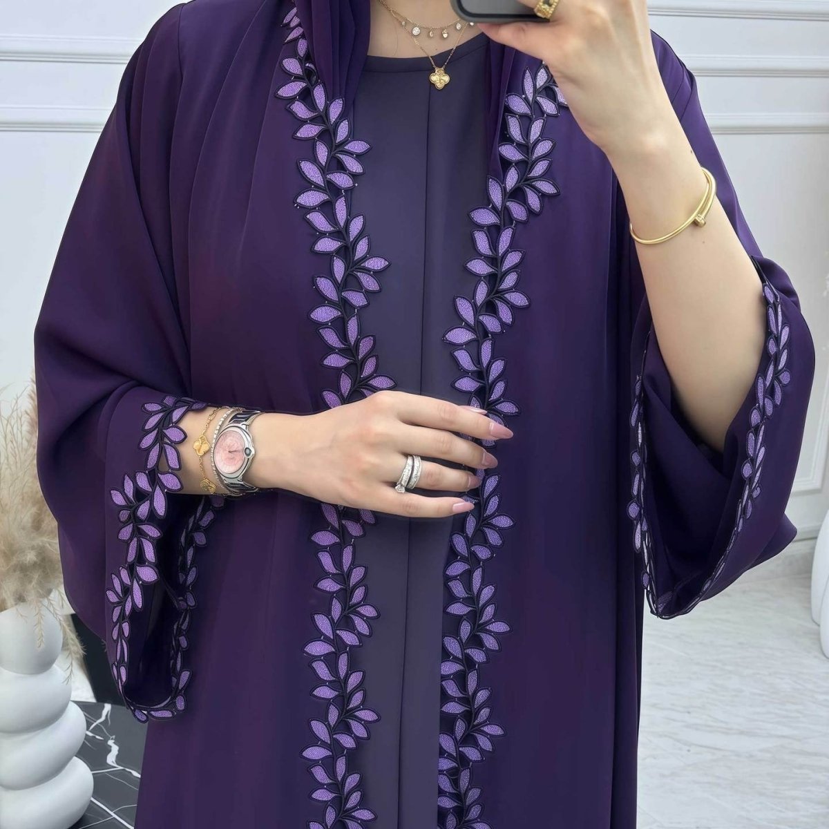 Abaya Leaf Lace Trim | Robe Maxi Ouverte Brodée et Élégante (MOA255)