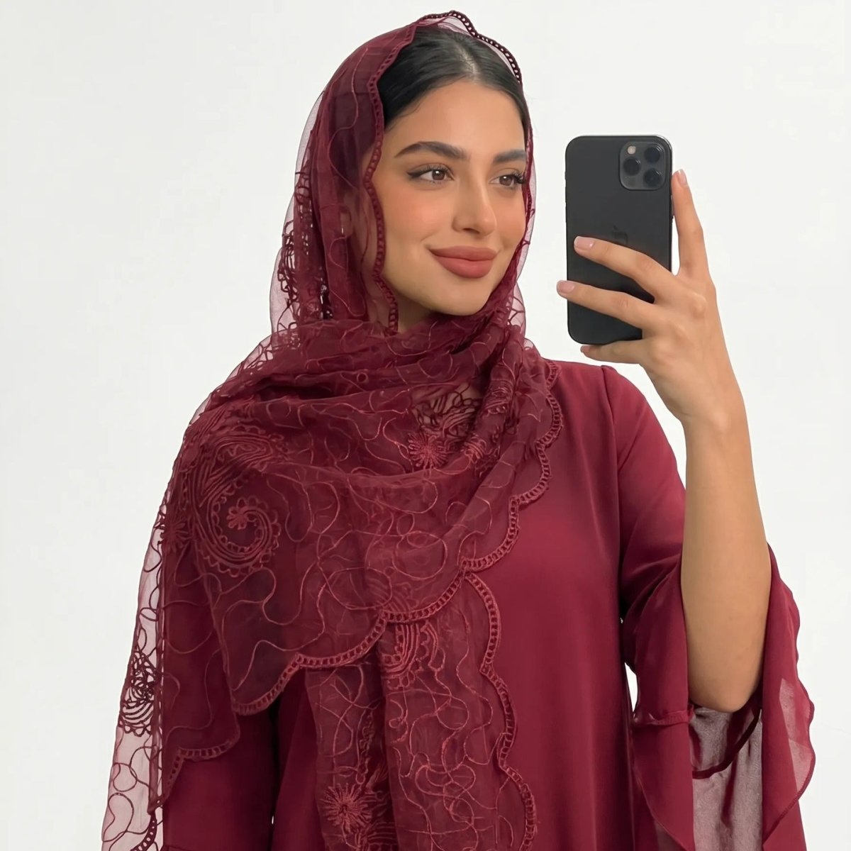 Hijab en Mesh Brodé Dentelle Florale (MH235)