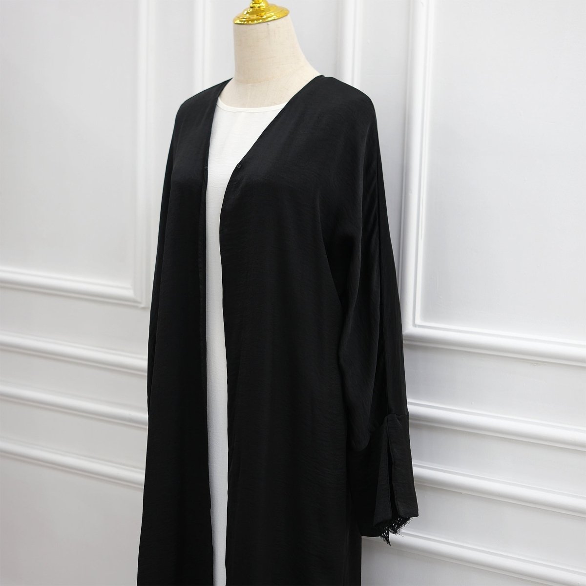 Abaya Ouverte Froissée avec Poignet en Dentelle (MOA328)