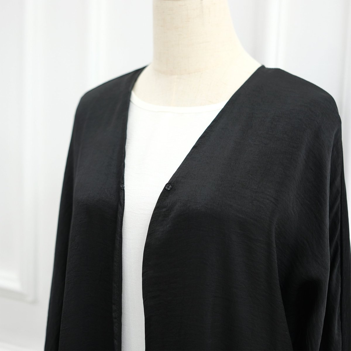 Abaya Ouverte Froissée avec Poignet en Dentelle (MOA328)