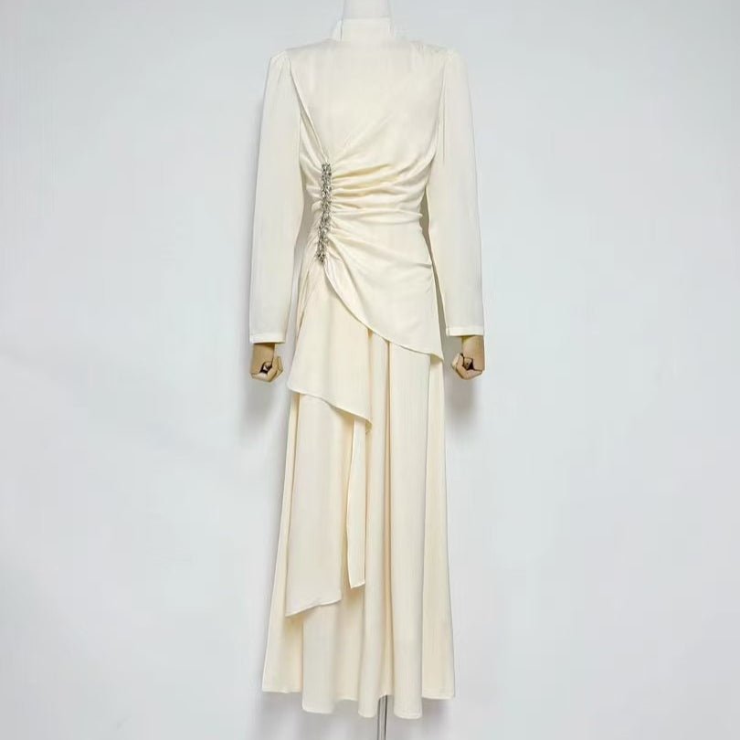 Robe froncée ornée de cristaux avec jupe à volant asymétrique (MS346)