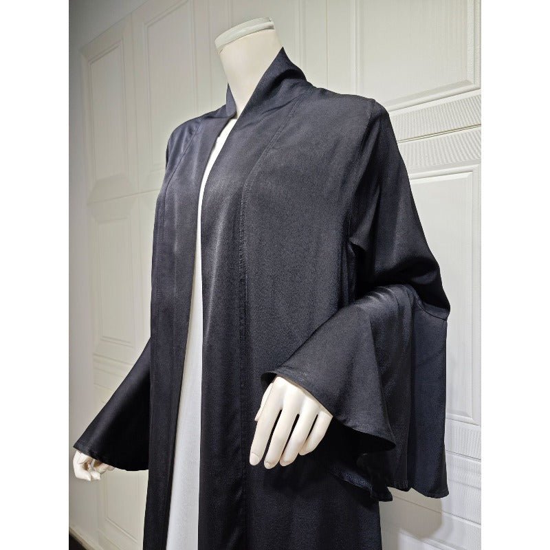 Robe Abaya Unie en Satin Doux Ouverte Devant à Manches Feuille de Lotus | Cache-Abaya Modeste Léger (MOA220)