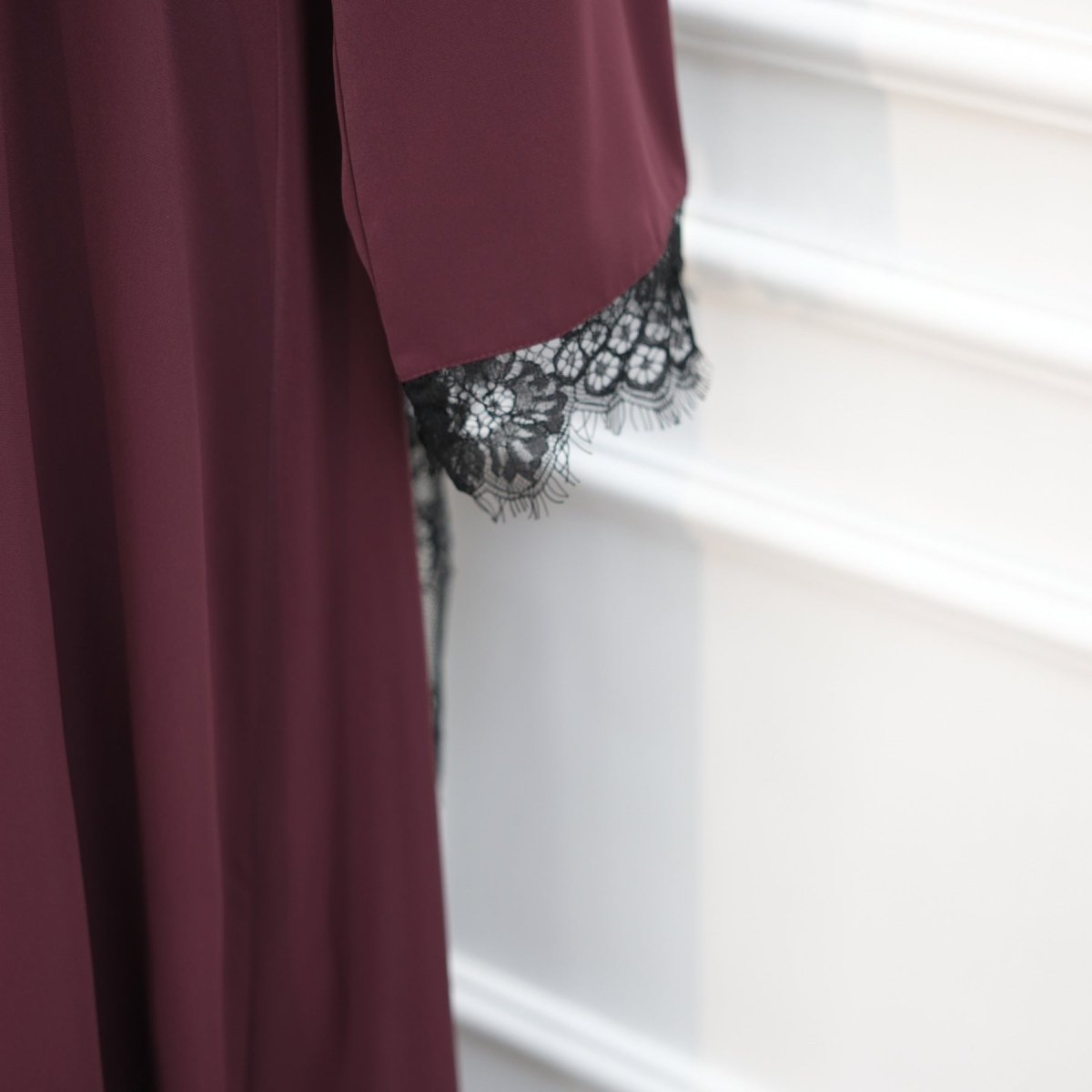 Robe Maxi avec Empiècement en Dentelle Contrastée à la Taille (MS409)
