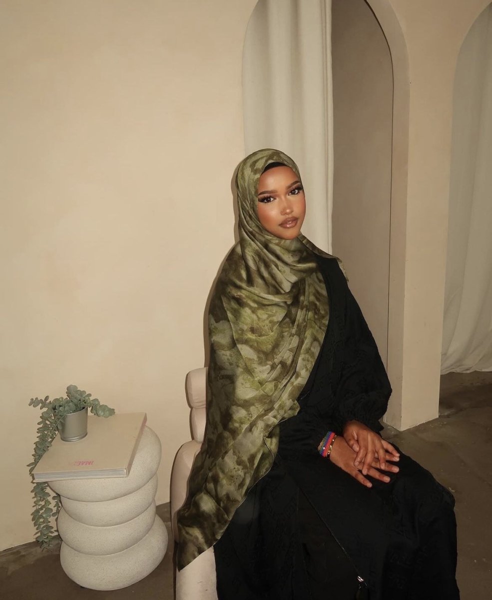 Foulard Hijab Imprimé Luxueux Aspect Soie | Grand Hijab Rectangulaire 180x85cm (MH146)