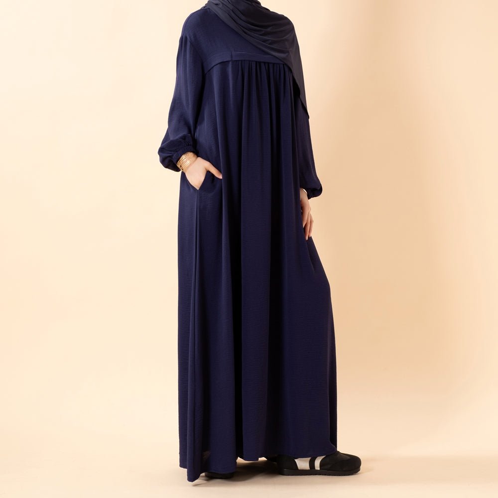 Abaya en Crêpe avec Poches Sécurisées pour l'Omra (UKMA386)