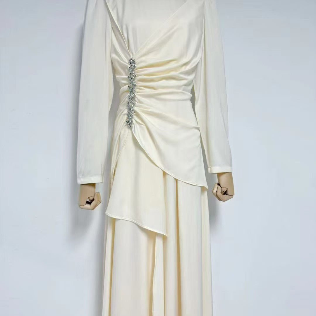 Robe froncée ornée de cristaux avec jupe à volant asymétrique (MS346)