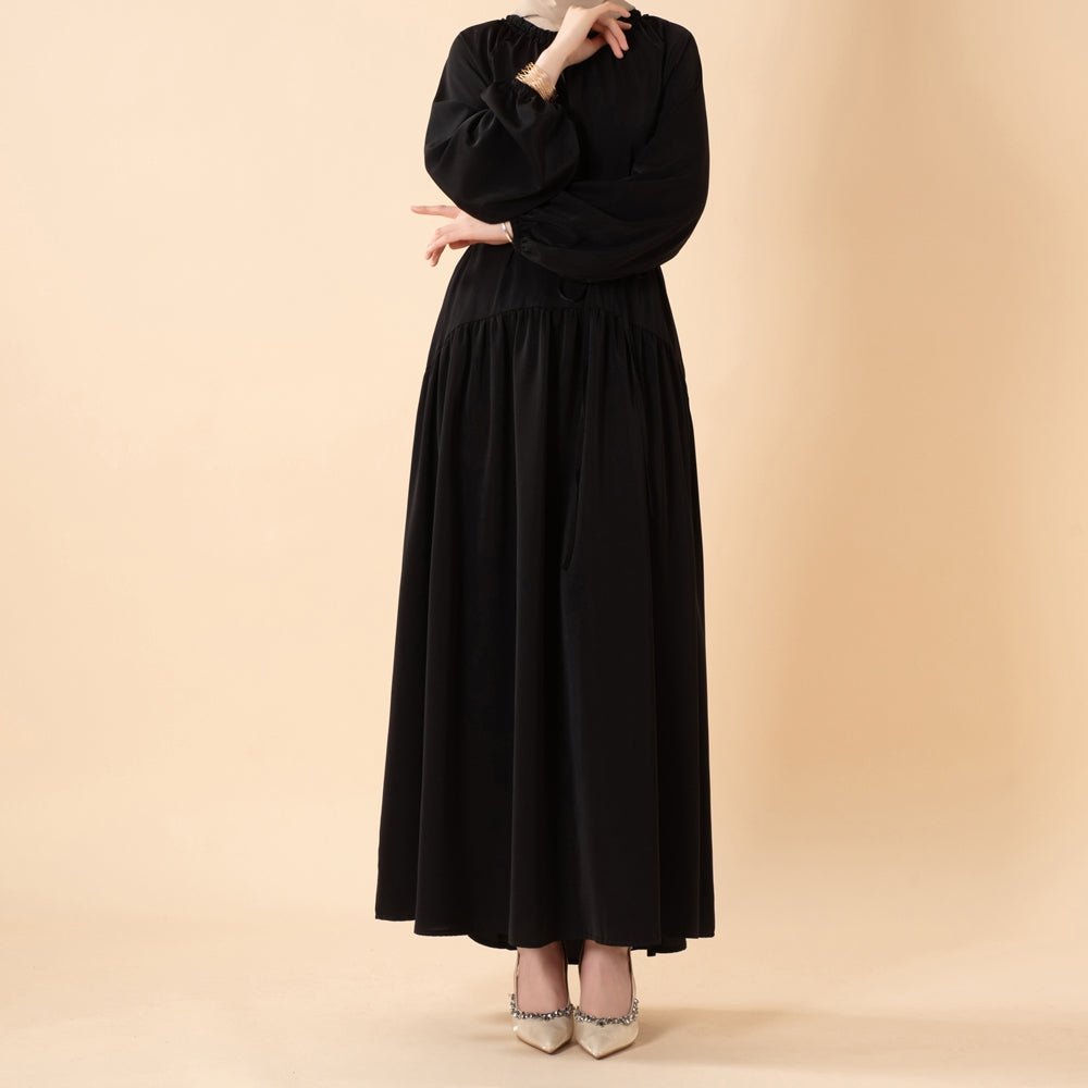 Robe maxi plissée coupe décontractée avec finition volantée et ceinture nouée (MA424)