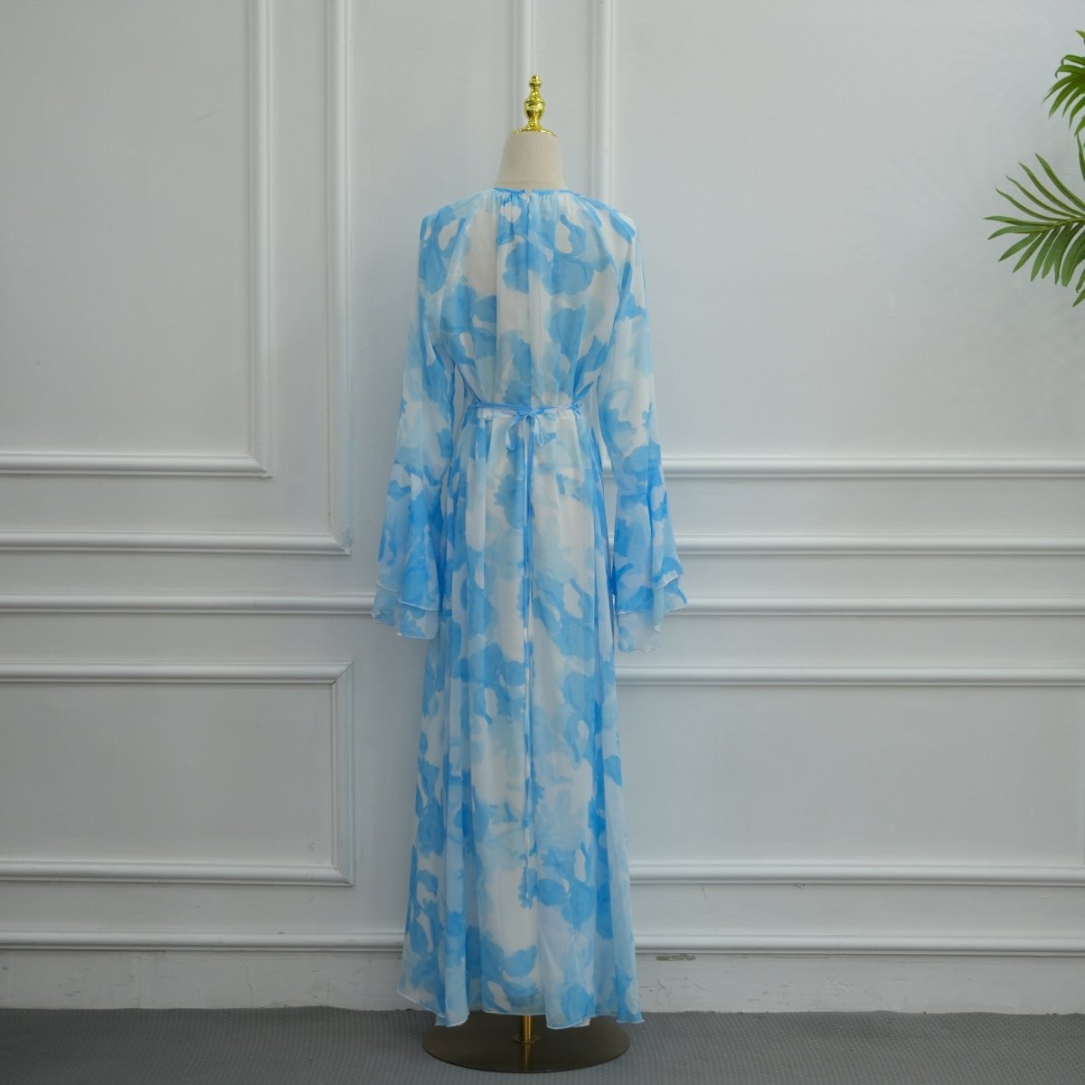 Robe maxi imprimée aquarelle à double couche et manches évasées (MS479)