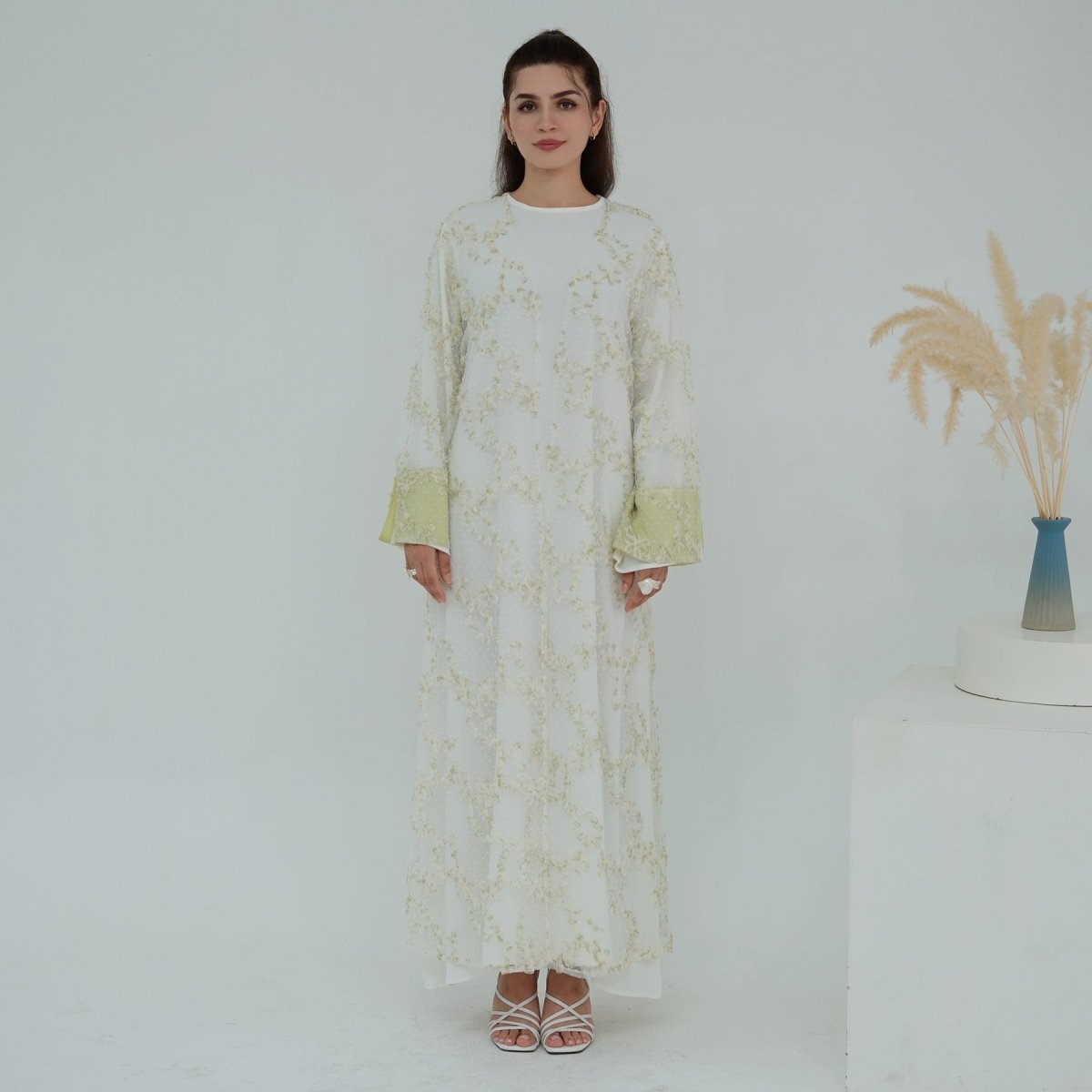 Abaya ouverte en mesh floral 3D (MOA288)