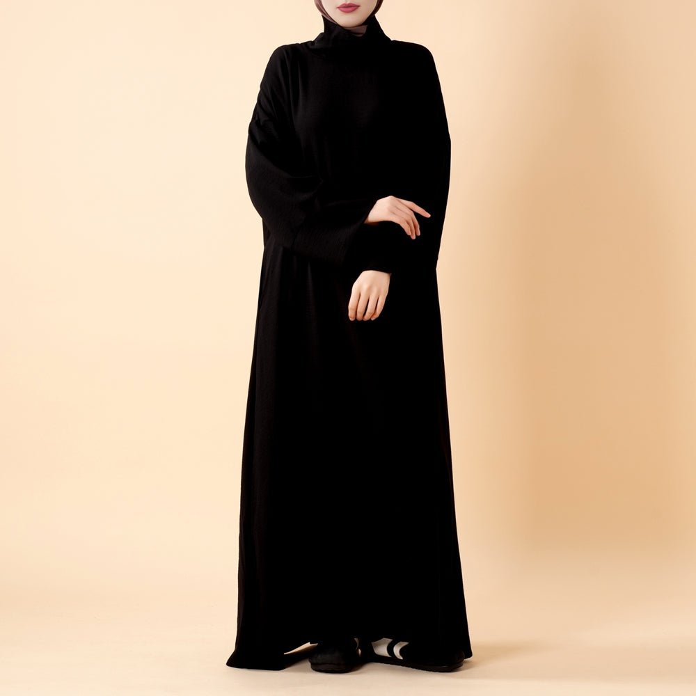 Abaya col roulé en crêpe Everyday – Coupe décontractée pour toutes les saisons (MA384)