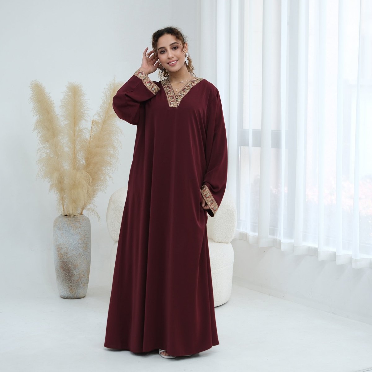 Robe Maxi Nida à Col en V Brodée Florale (MA448)