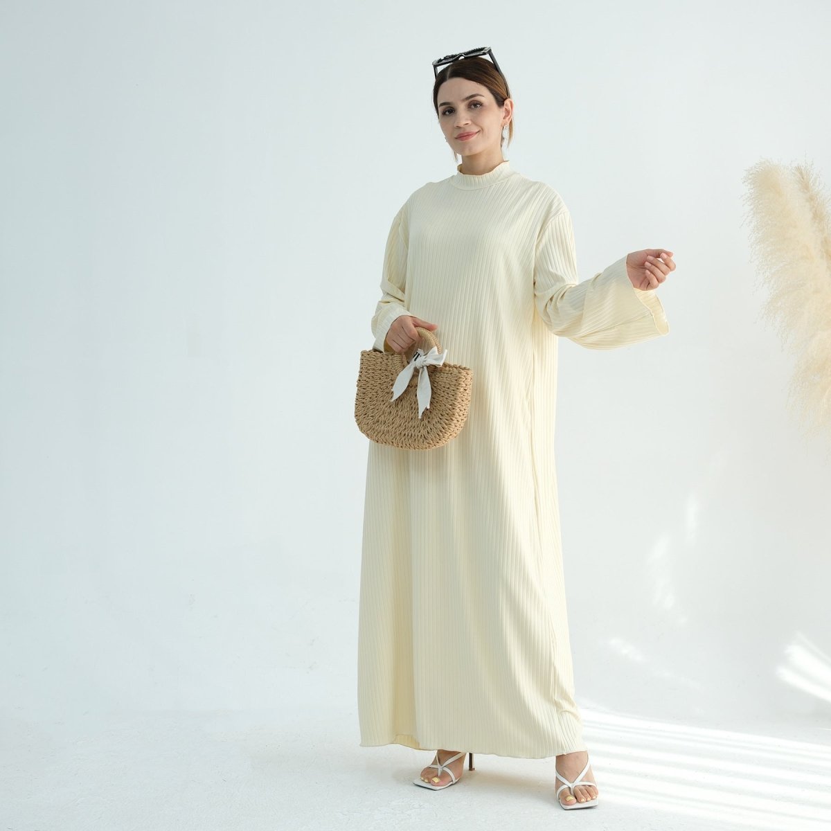 Abaya unie à col montant avec impression sous les bras (MA118)