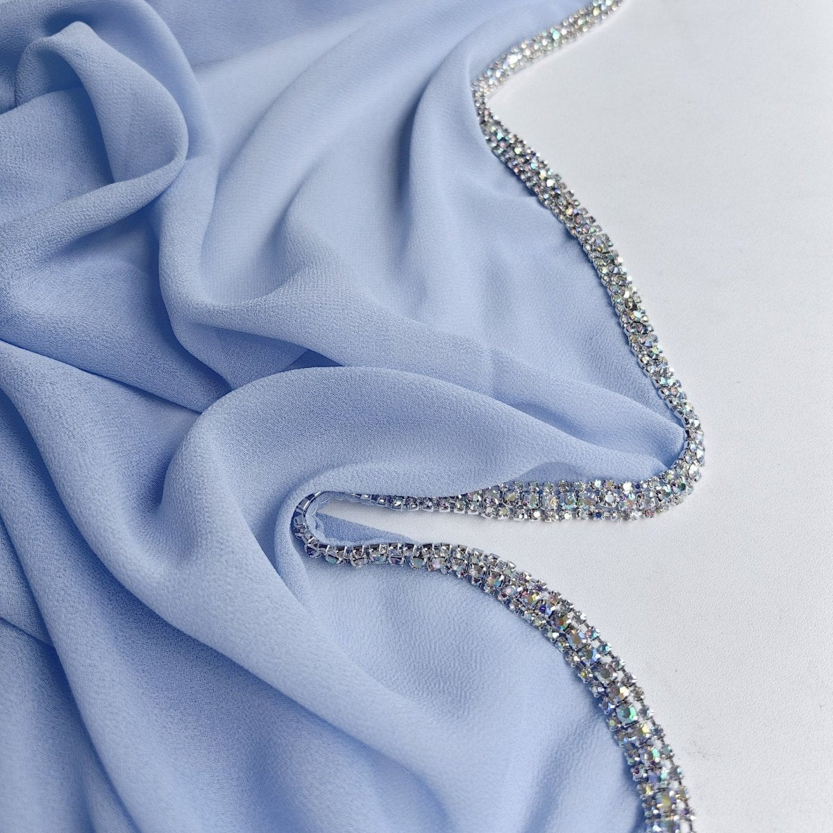 Hijab en Mousseline Bordé de Diamants (MH087)