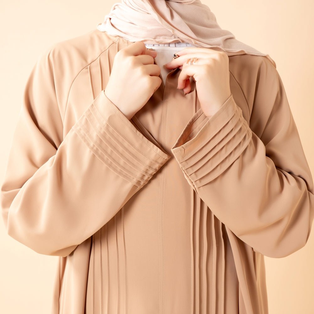 Abaya Serene plissée en georgette, coupe ample et longueur intégrale, style modeste (MA254)
