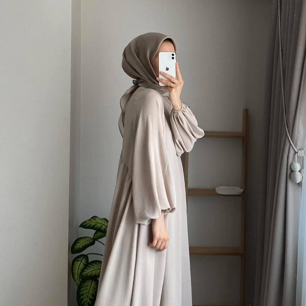 Abaya Crêpe Coupe Décontractée à Manches Lanterne (UKMA190)