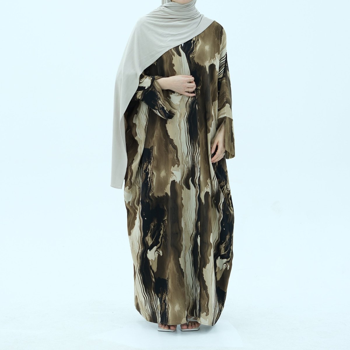 Cardigan Abaya imprimé élégant, motifs floraux géométriques artistiques, mode islamique modeste (MOA154)
