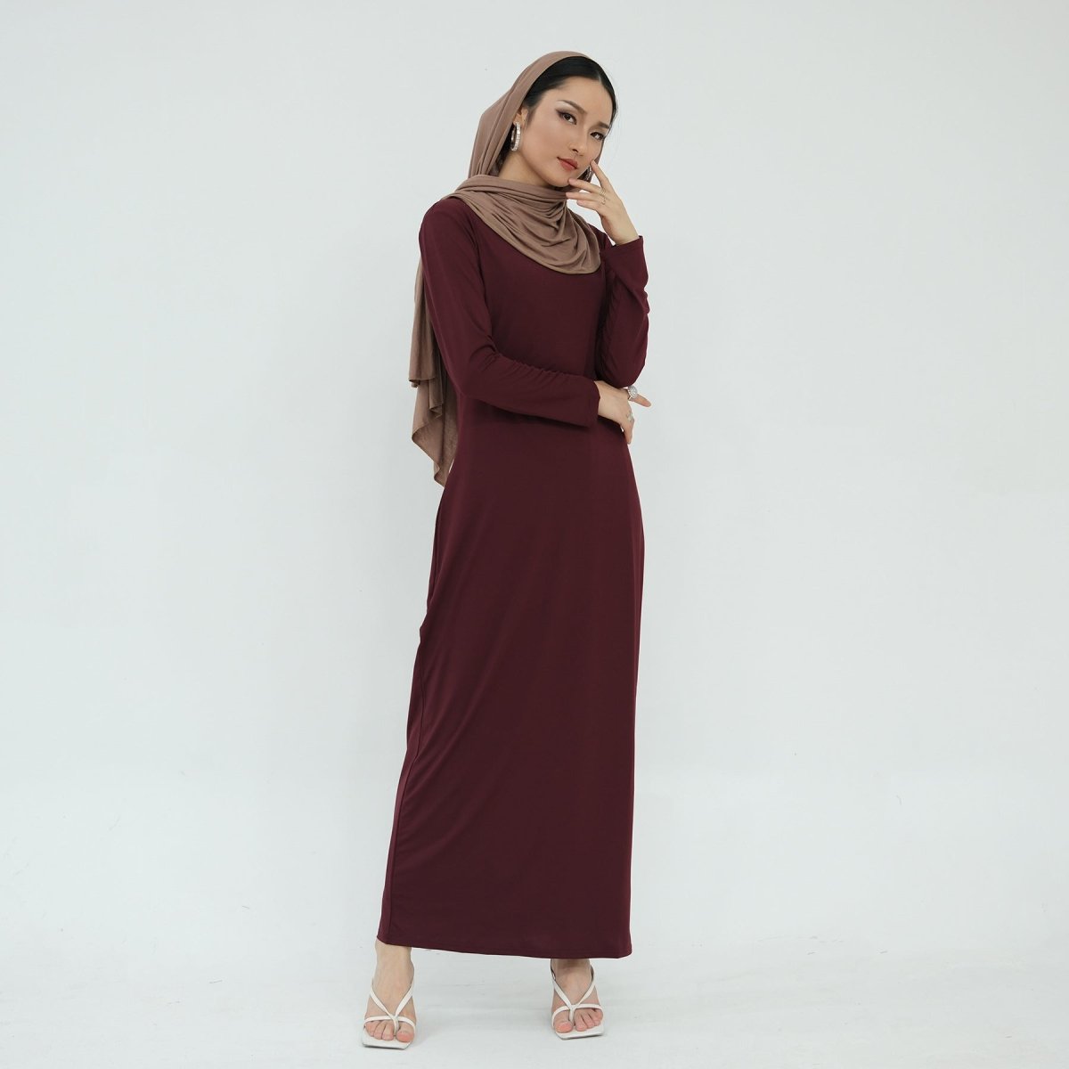 Robe de base essentielle en soie de lait ultra longue, douce et superposable | Robe maxi à enfiler, col rond (MA319)