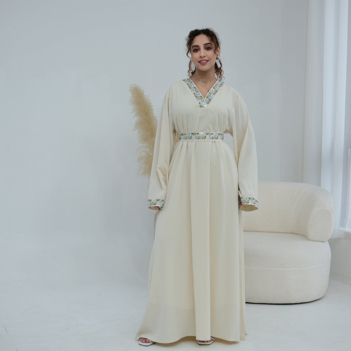 Robe Maxi Nida à Col en V Brodée Florale (MA448)