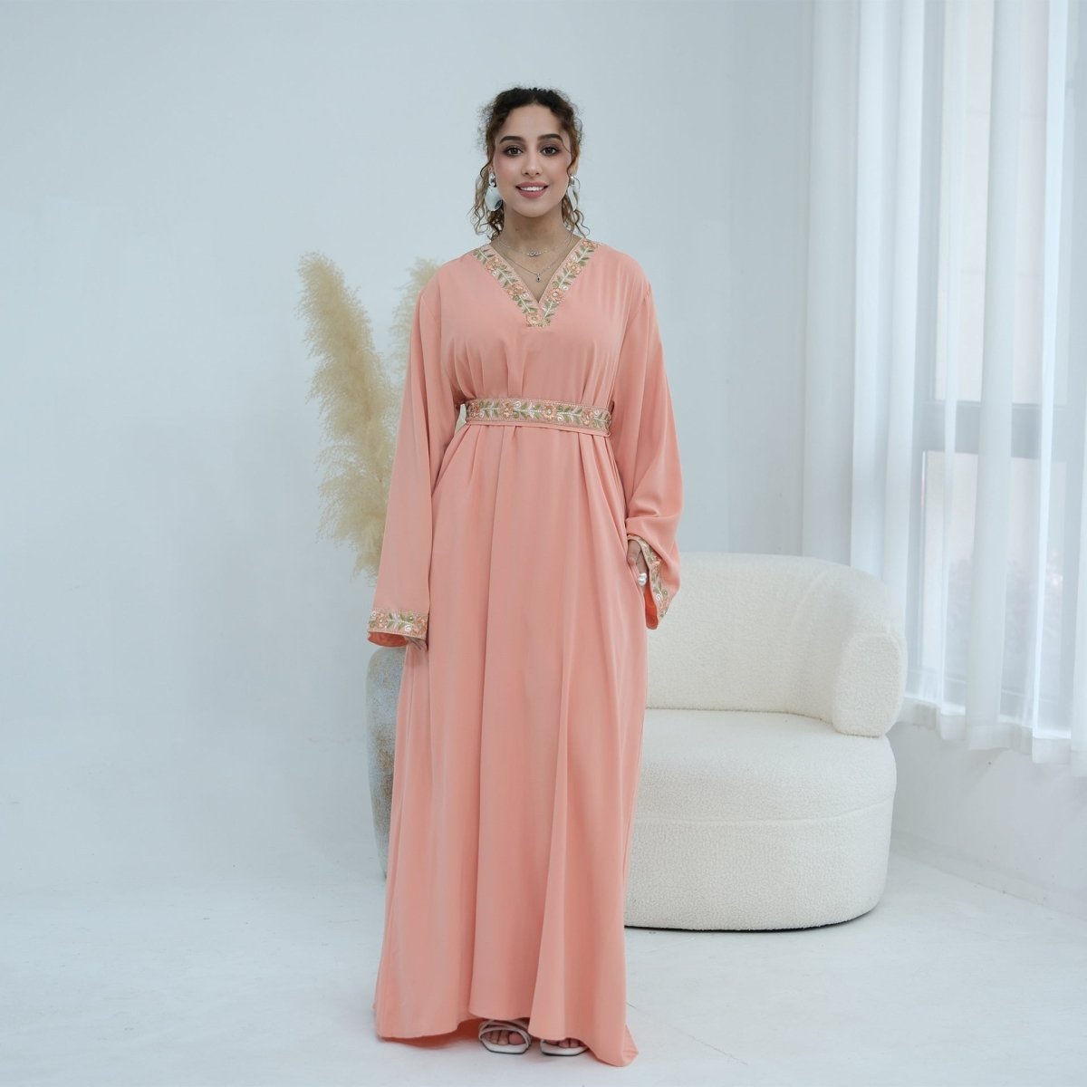 Robe Maxi Nida à Col en V Brodée Florale (MA448)