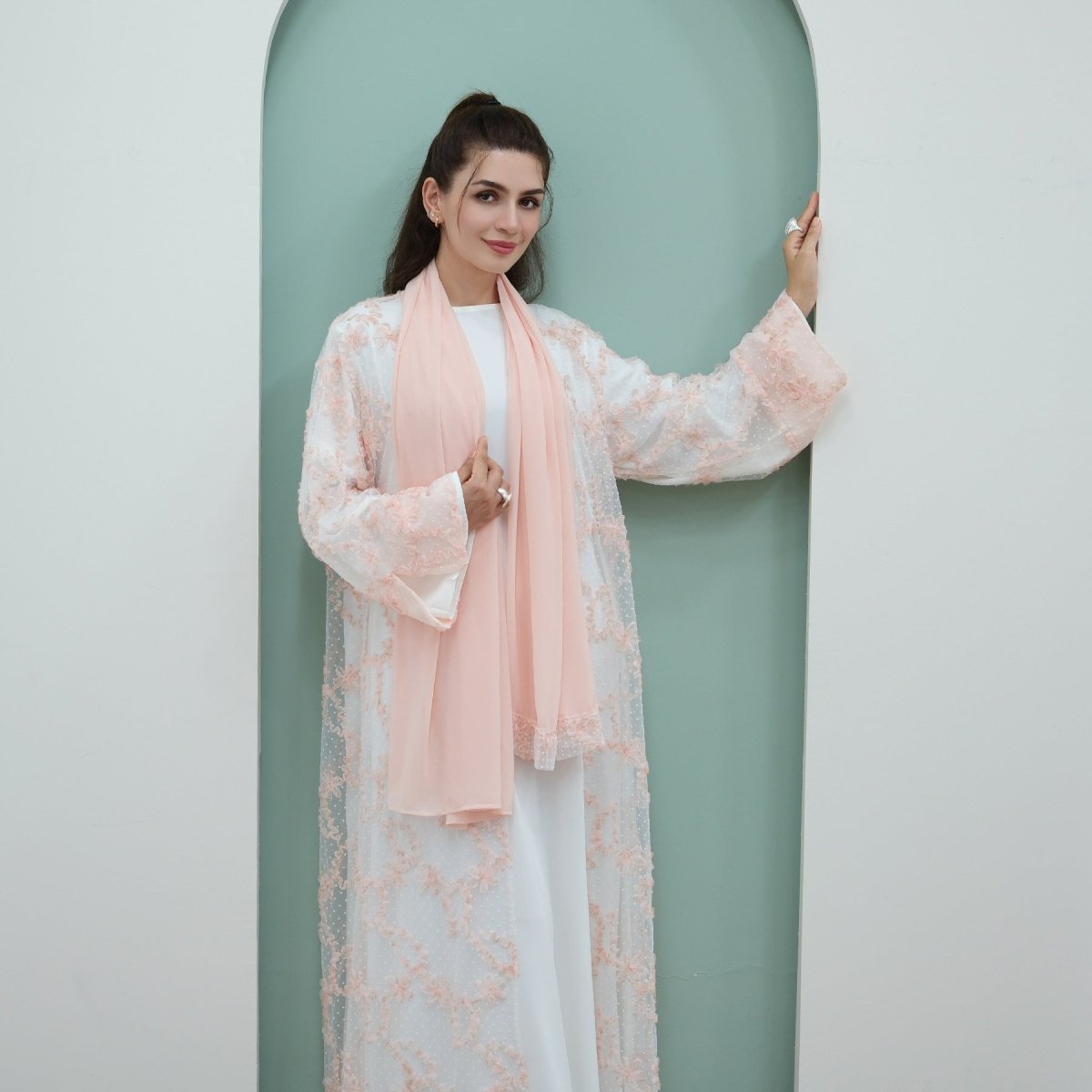 Abaya ouverte en mesh floral 3D (MOA288)