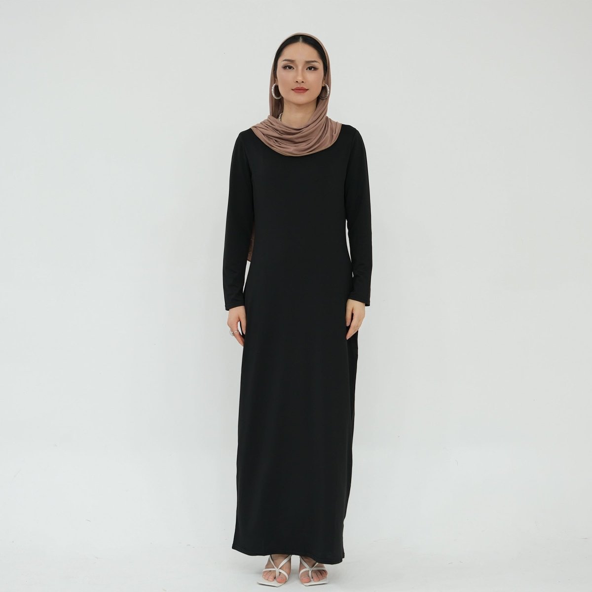 Robe de base essentielle en soie de lait ultra longue, douce et superposable | Robe maxi à enfiler, col rond (MA319)