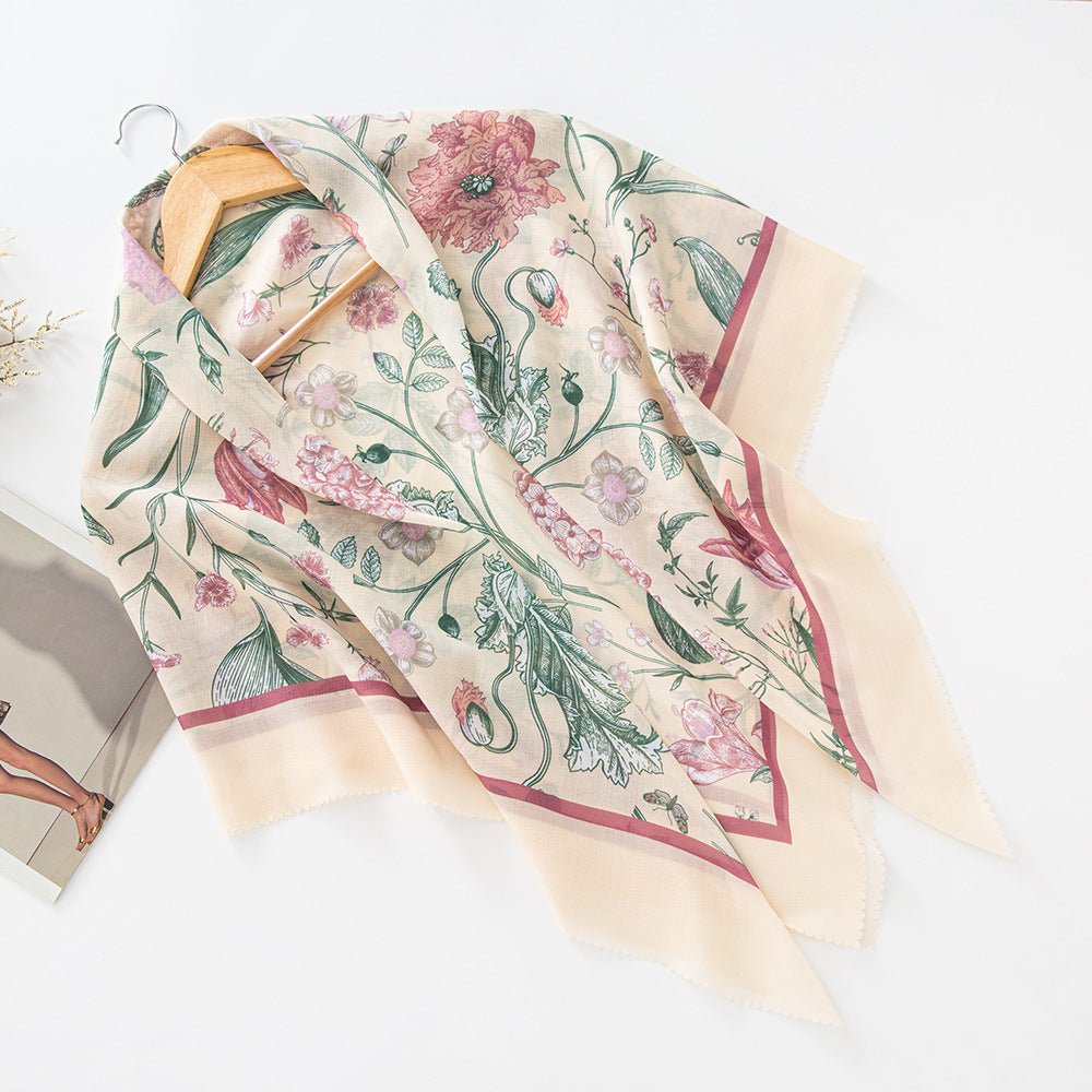 Hijab en voile MH072 à imprimé floral carré, à bordure ondulée