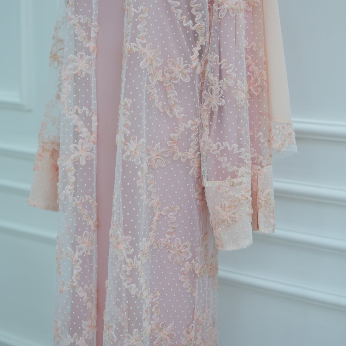 Abaya ouverte en mesh floral 3D (MOA288)