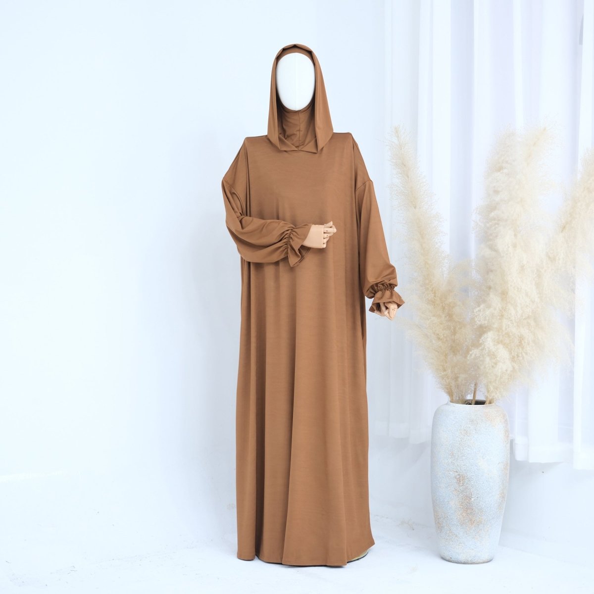 Collection d'Abayas Casual à Capuche Modest | Robes Ton sur Ton avec Manches Bouffantes (MJ021)