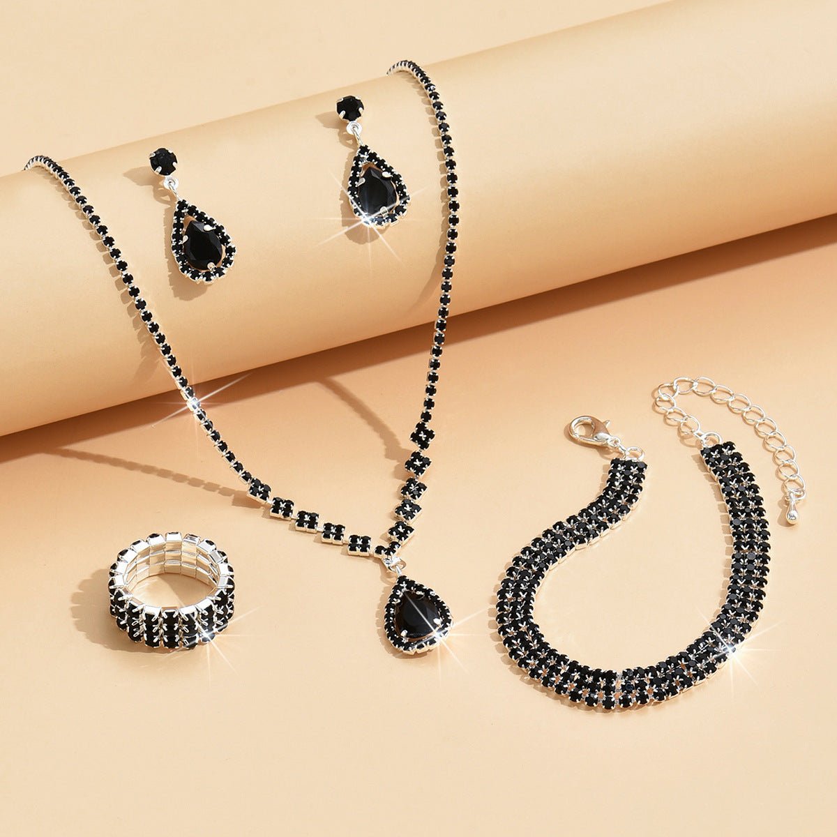 Collier et boucles d'oreilles pendantes MAC181 en zircons diamantés étincelants