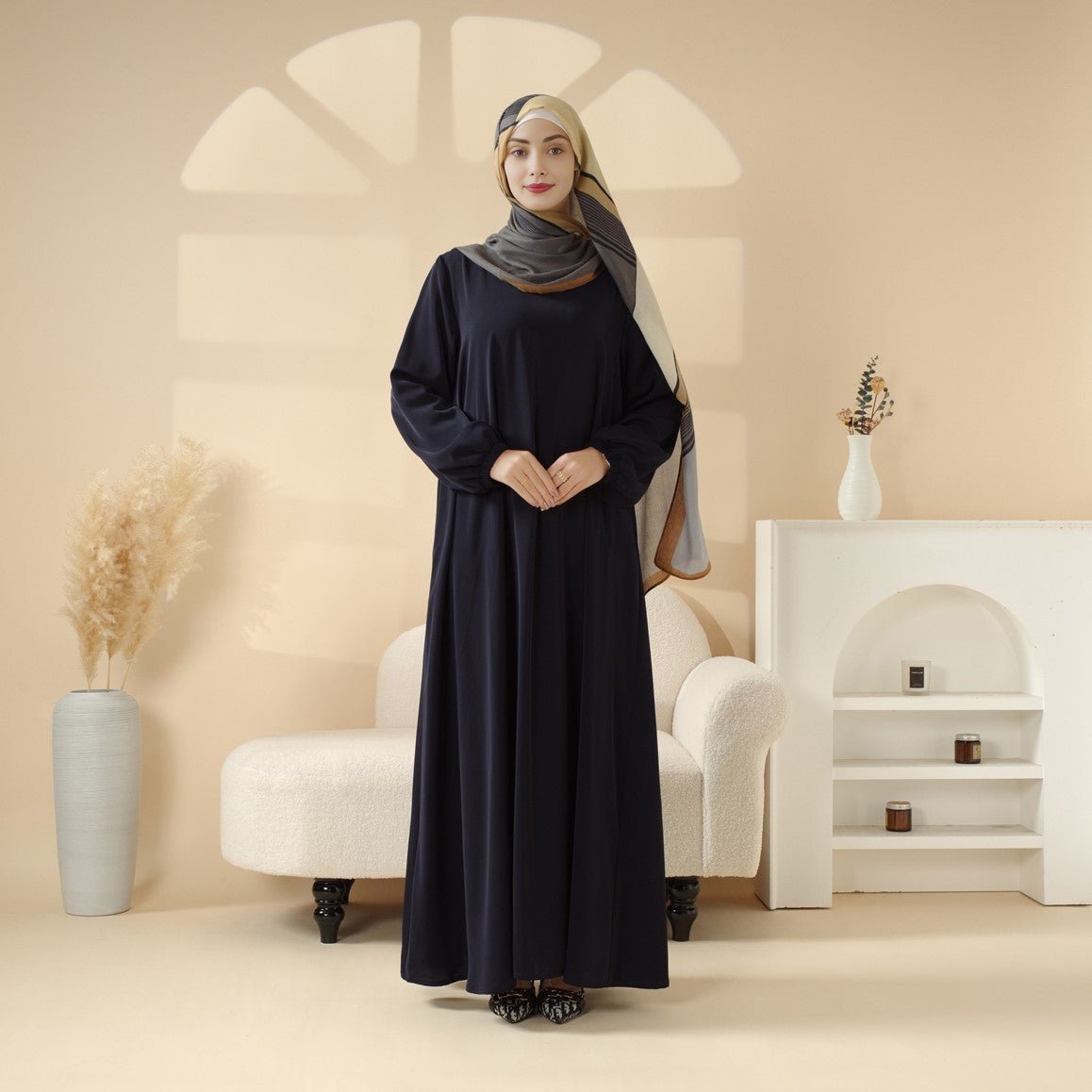 Abaya Essentielle Coupe Parapluie avec Poches Polyvalentes Premium (UKMA113)