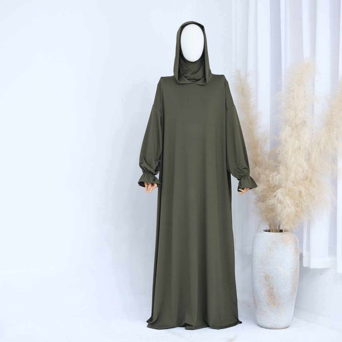 Collection d'Abayas Casual à Capuche Modest | Robes Ton sur Ton avec Manches Bouffantes (MJ021)