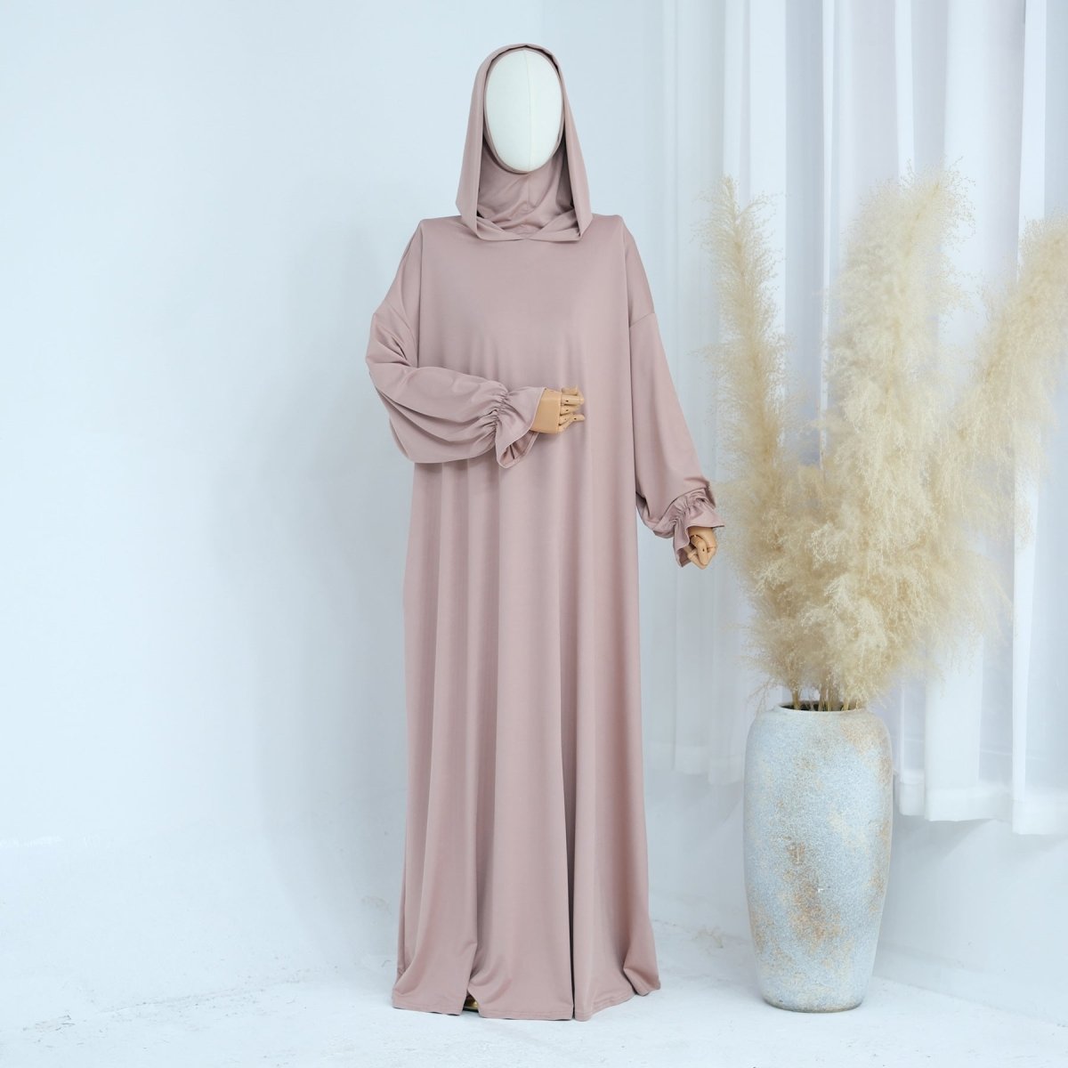 Collection d'Abayas Casual à Capuche Modest | Robes Ton sur Ton avec Manches Bouffantes (MJ021)