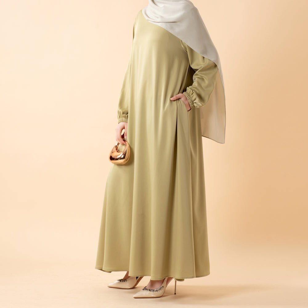Abaya Satin Premium Modest Luxury | Abaya Coupe Parapluie Évasée avec Poches (MA311)