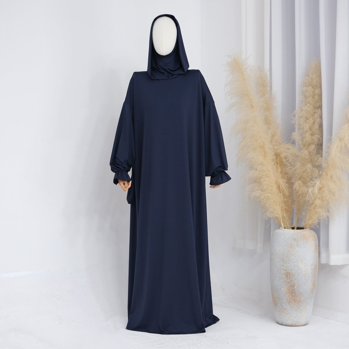 Collection d'Abayas Casual à Capuche Modest | Robes Ton sur Ton avec Manches Bouffantes (MJ021)