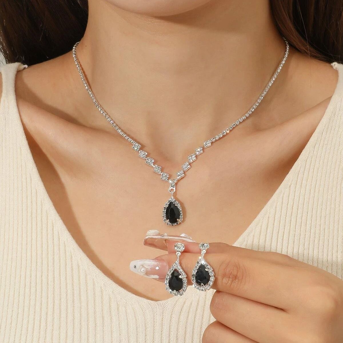 Collier et boucles d'oreilles pendantes MAC181 en zircons diamantés étincelants