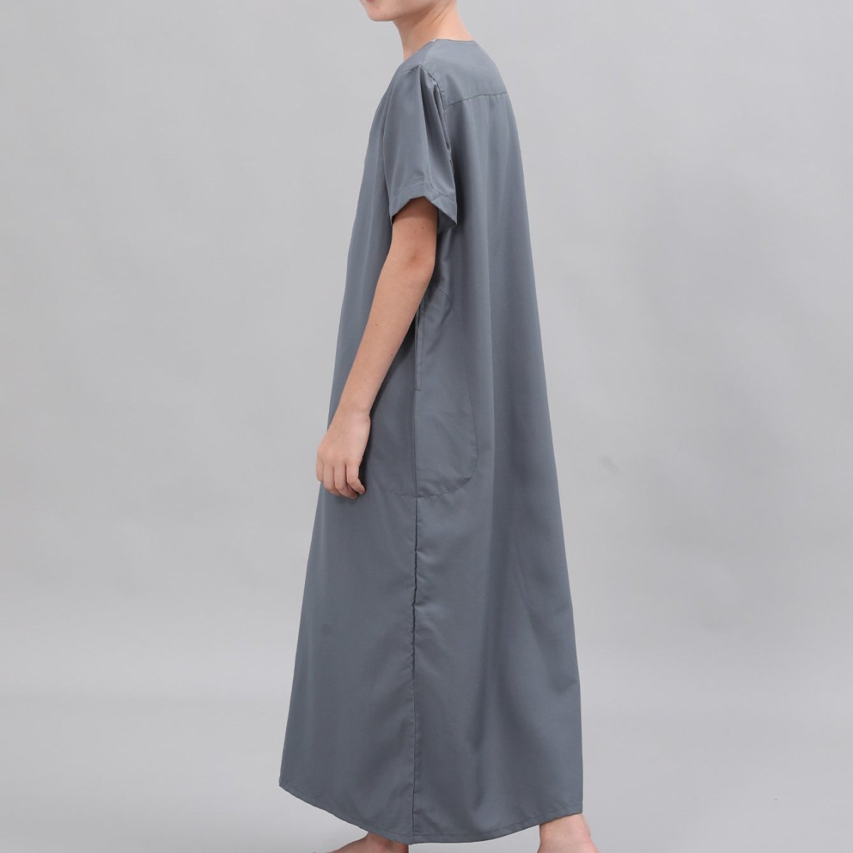 Qamis brodé pour garçons avec poches latérales (MKB035)