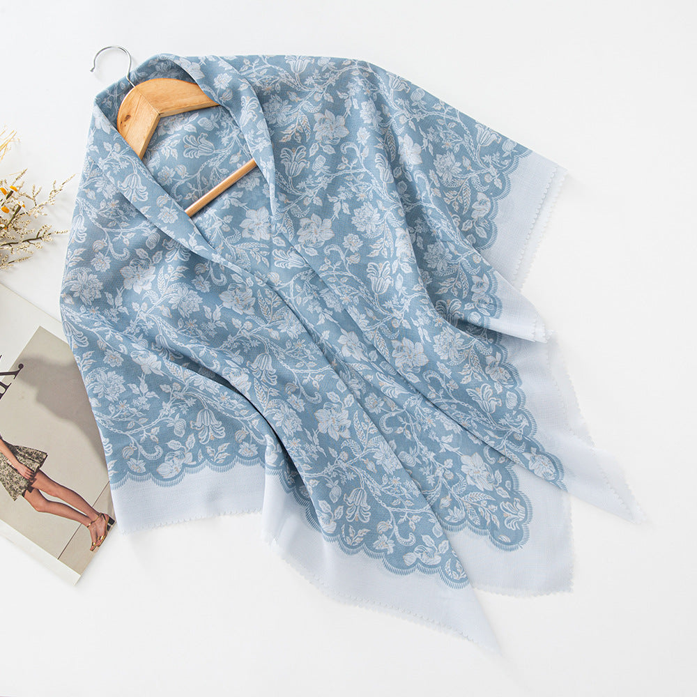 Hijab en voile MH072 à imprimé floral carré, à bordure ondulée