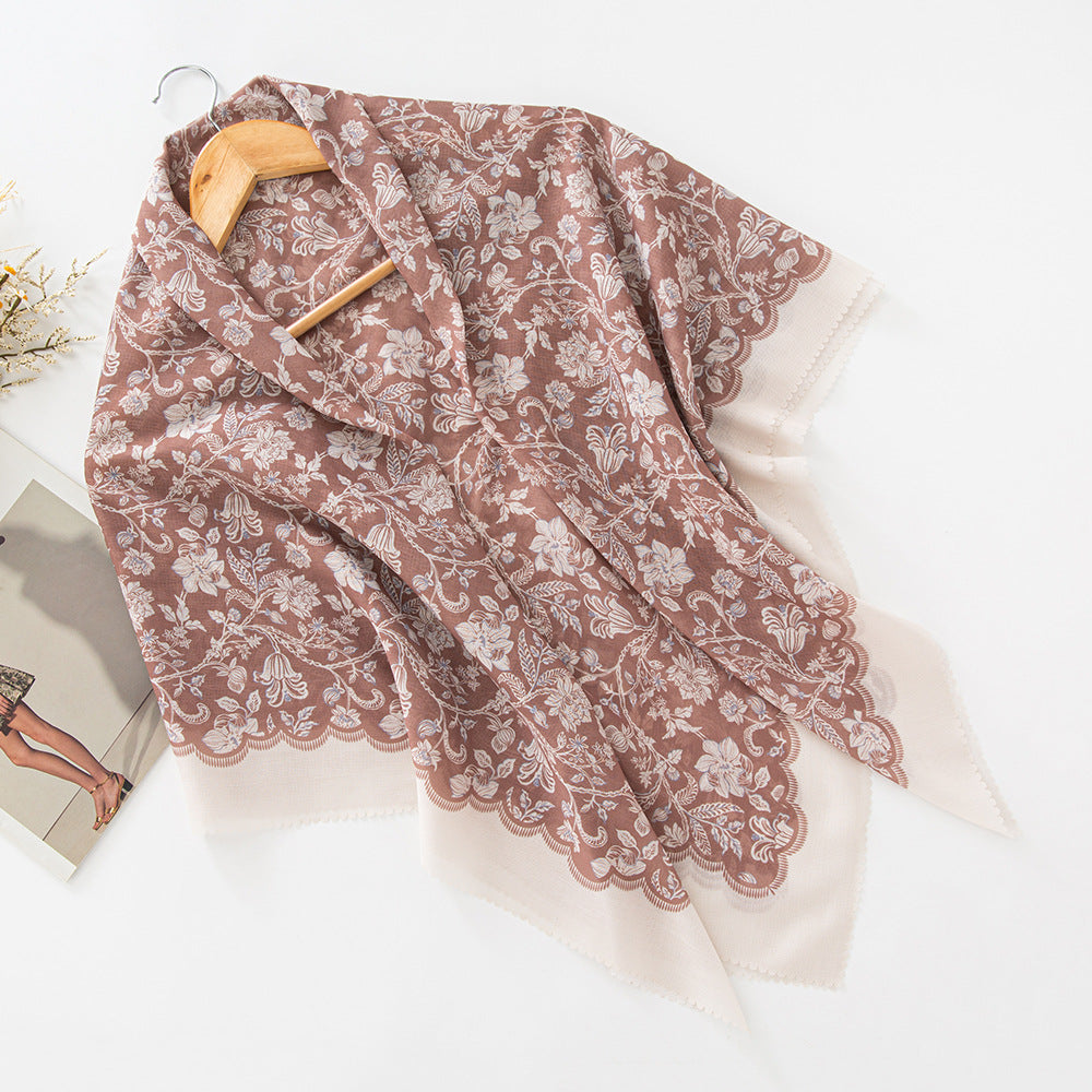 Hijab en voile MH072 à imprimé floral carré, à bordure ondulée